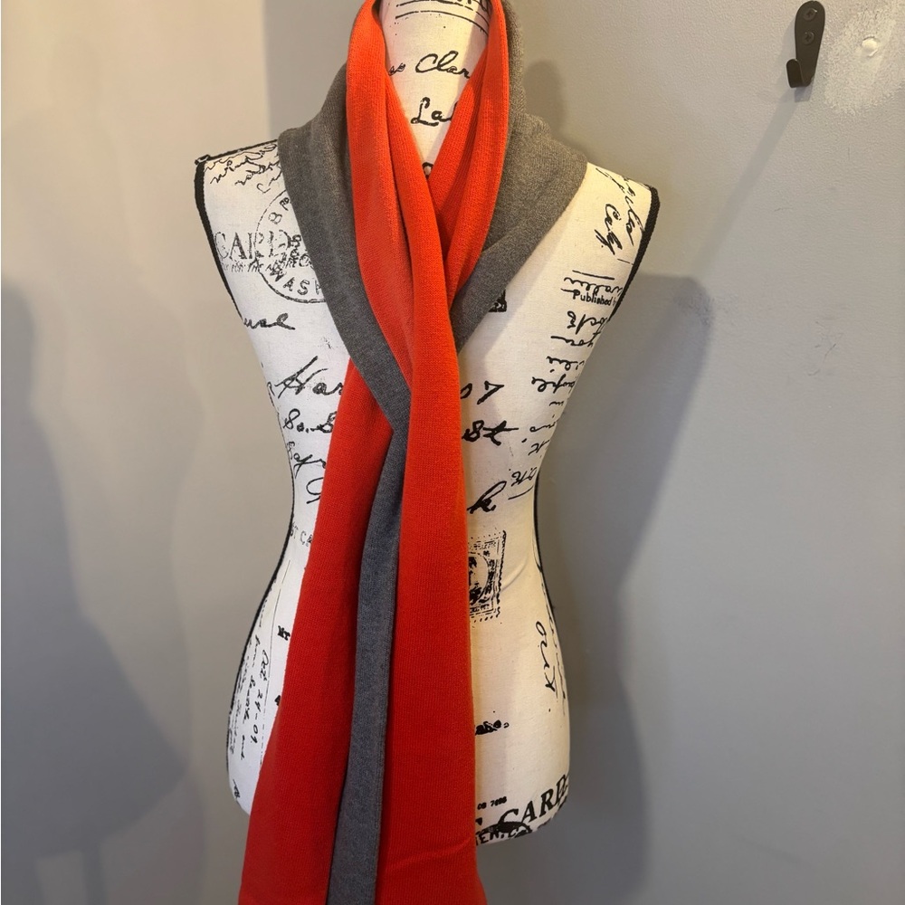 Lacoste red and gray scarf 🧣